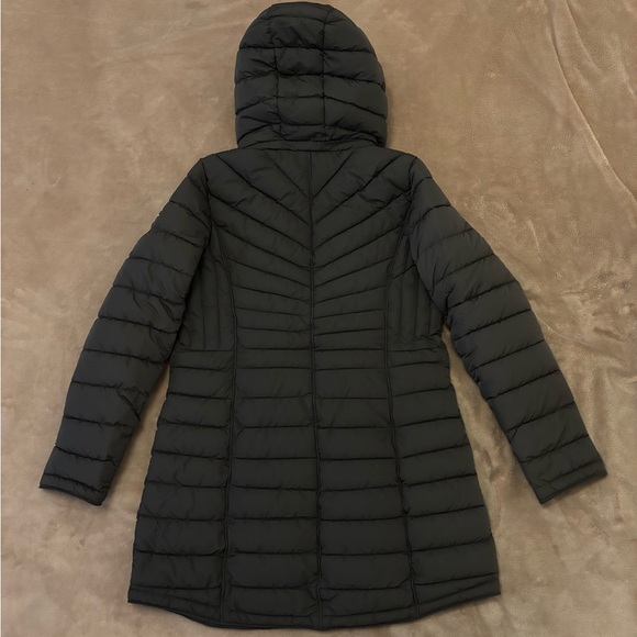 Michael Kors Puffer Coat with Hood - Picture 5 of 6